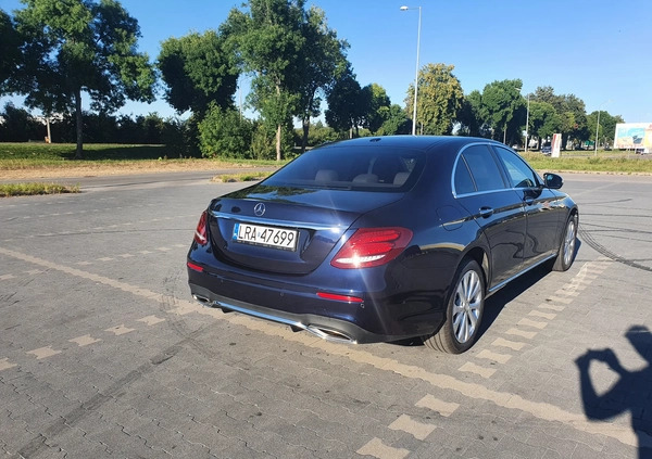 Mercedes-Benz Klasa E cena 137760 przebieg: 21000, rok produkcji 2017 z Trzebinia małe 191